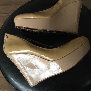 Wedge heel shoes